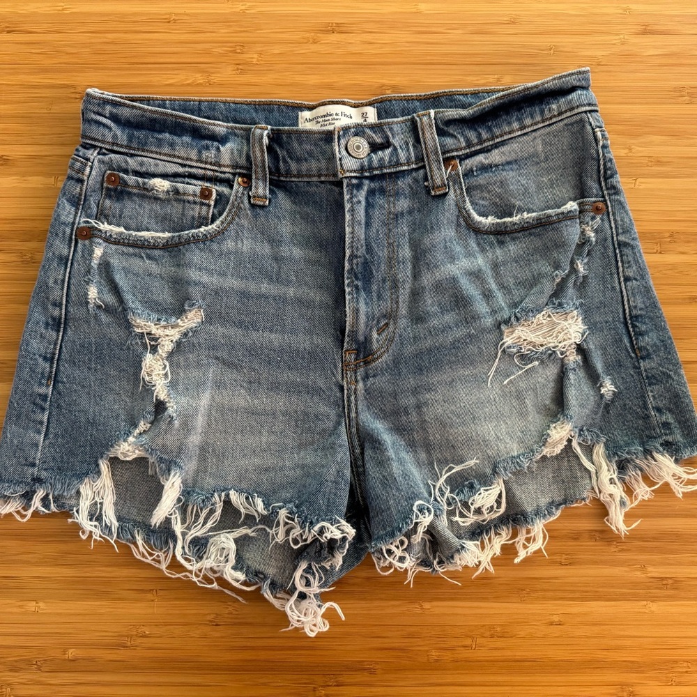 Abercrombie & Fitch The Mom Short Mid Rise